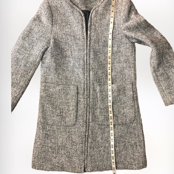 NWOT H&M Beautiful Herringbone Wool Blend Zip Up Coat Gray & White SZ 6 - Picture 8 of 9